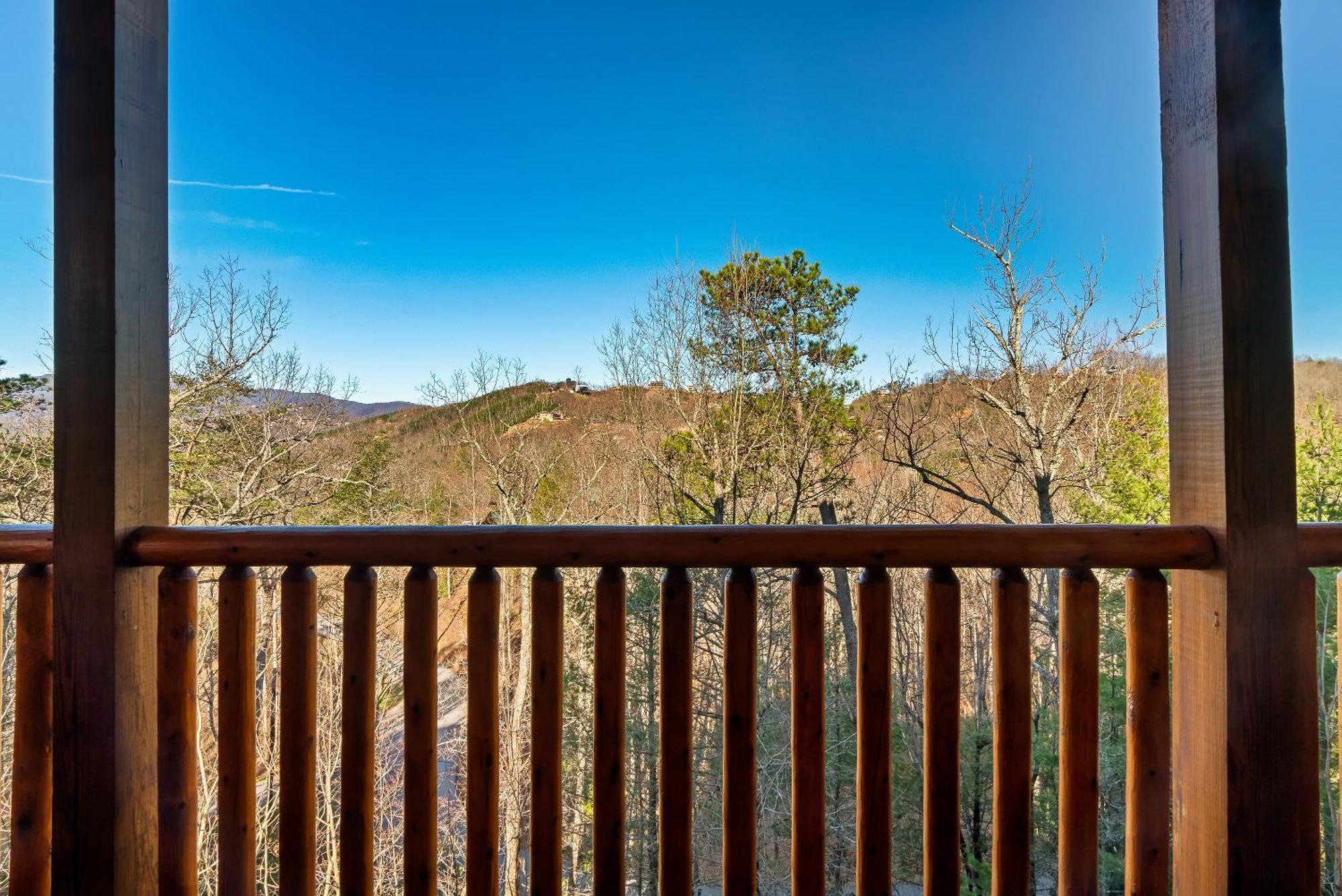 Full Equipped Cabin With A Pool And Game Room Smokies Views 蓋特林堡 外观 照片