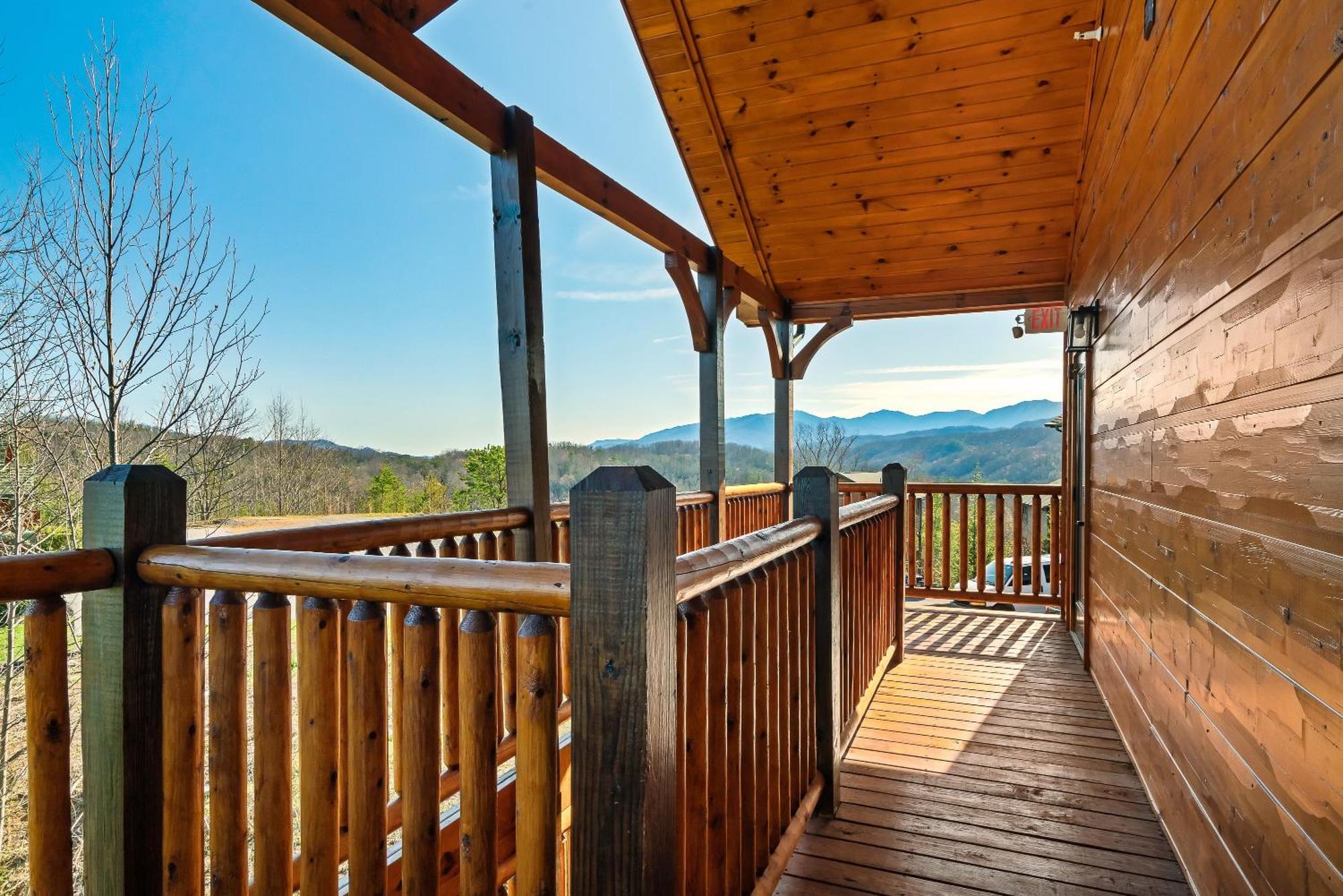 Full Equipped Cabin With A Pool And Game Room Smokies Views 蓋特林堡 外观 照片