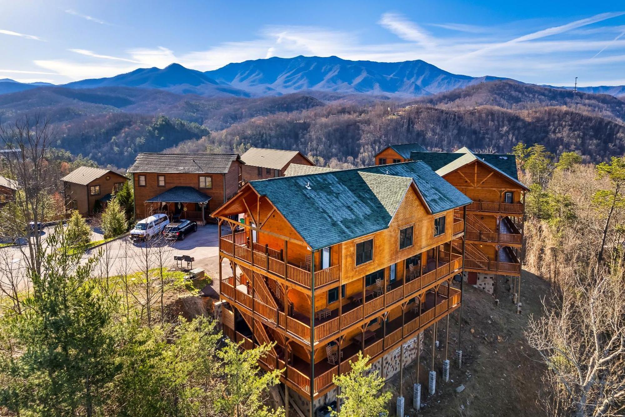 Full Equipped Cabin With A Pool And Game Room Smokies Views 蓋特林堡 外观 照片