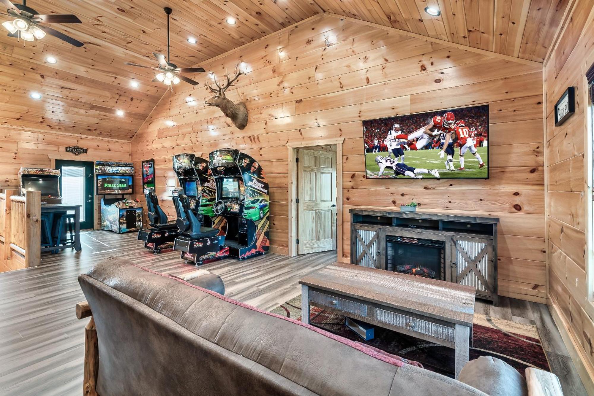 Full Equipped Cabin With A Pool And Game Room Smokies Views 蓋特林堡 外观 照片