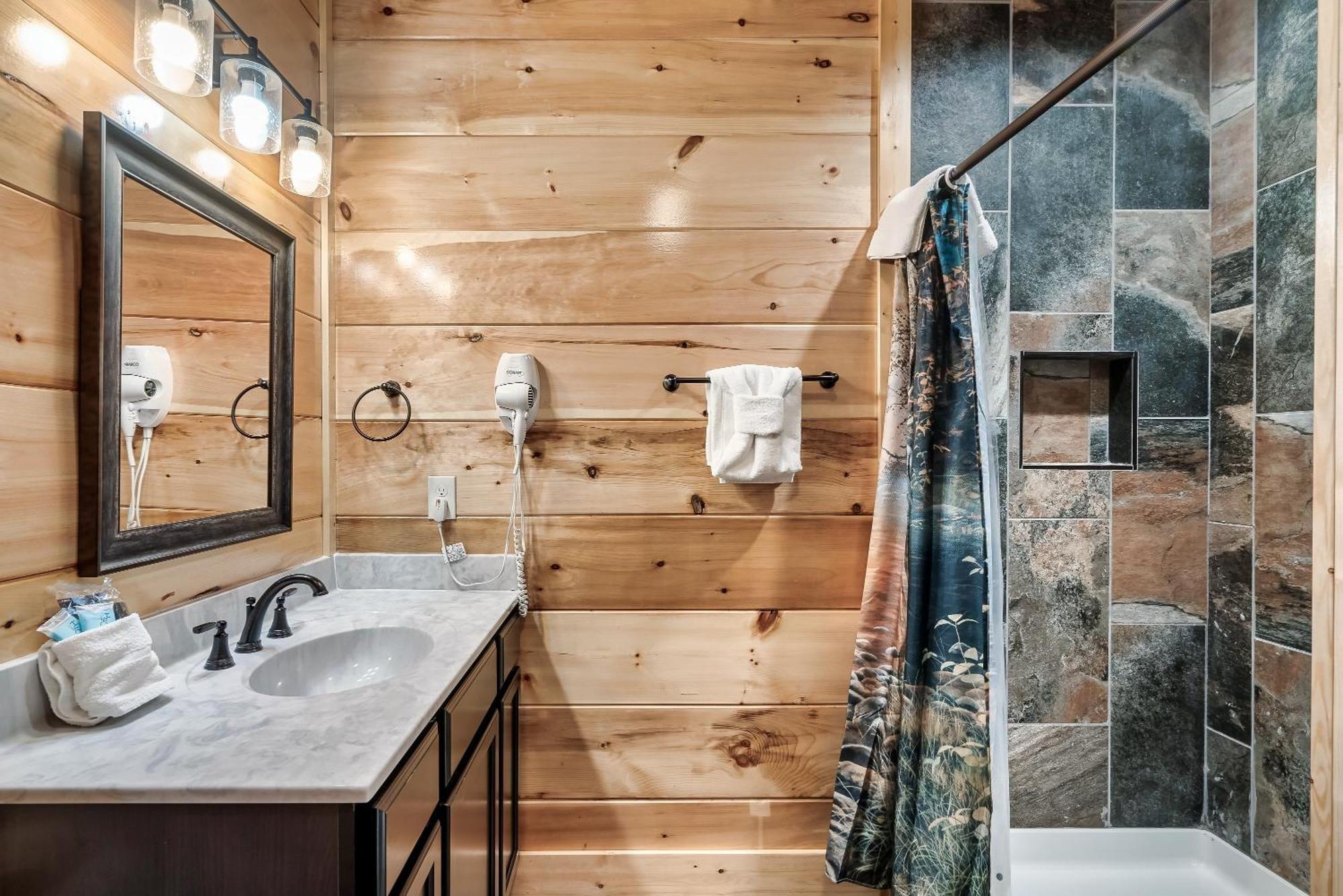 Full Equipped Cabin With A Pool And Game Room Smokies Views 蓋特林堡 外观 照片