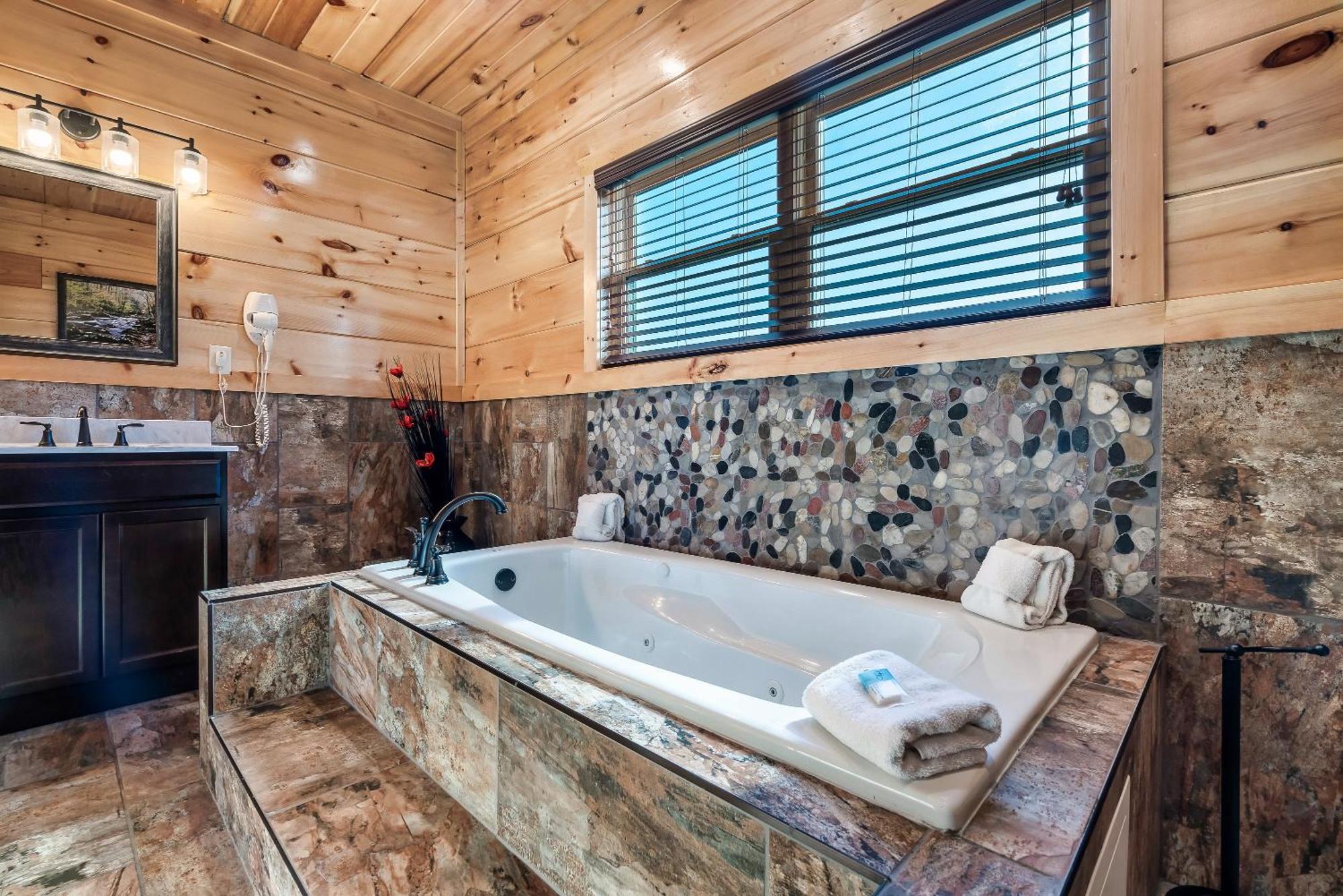 Full Equipped Cabin With A Pool And Game Room Smokies Views 蓋特林堡 外观 照片