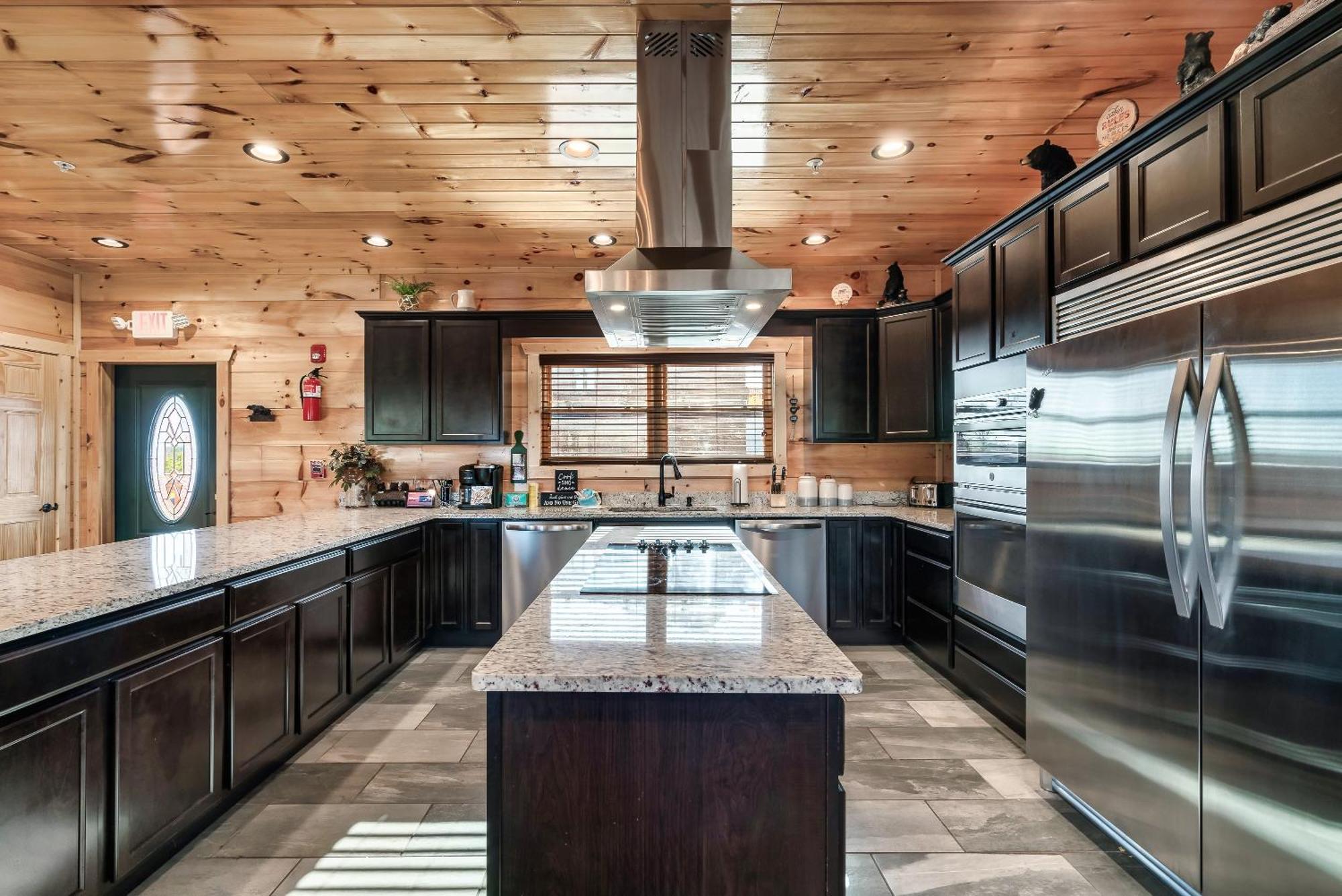 Full Equipped Cabin With A Pool And Game Room Smokies Views 蓋特林堡 外观 照片