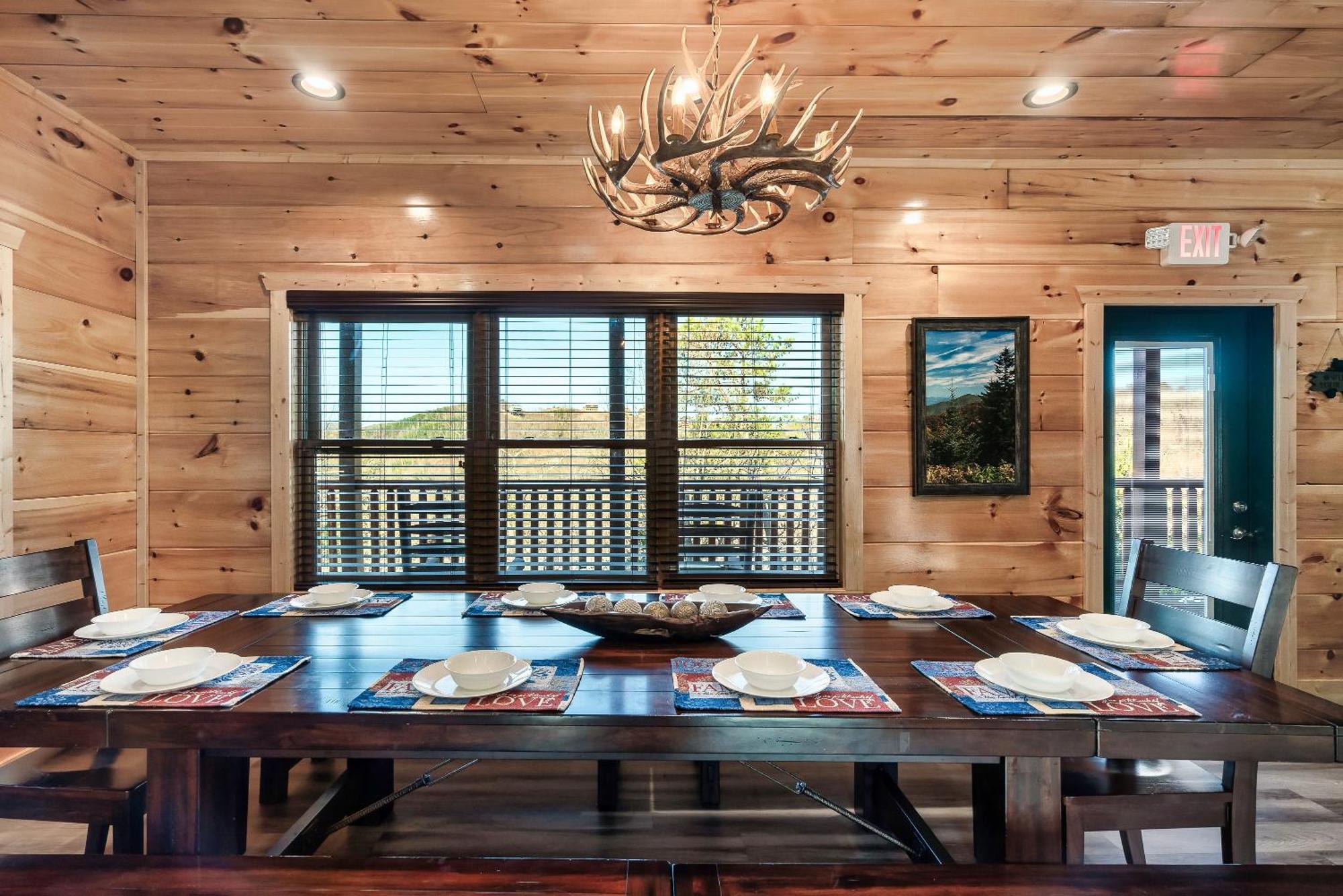 Full Equipped Cabin With A Pool And Game Room Smokies Views 蓋特林堡 外观 照片